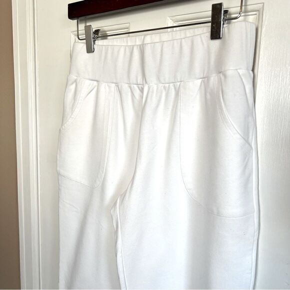White Christopher & Banks Capri pants small - Picture 4 of 5